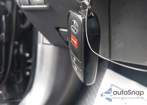 2024 Toyota Corolla Cross Hybrid Se z USA, uszkodzony, nr VIN 7MUFBABG2RV051309